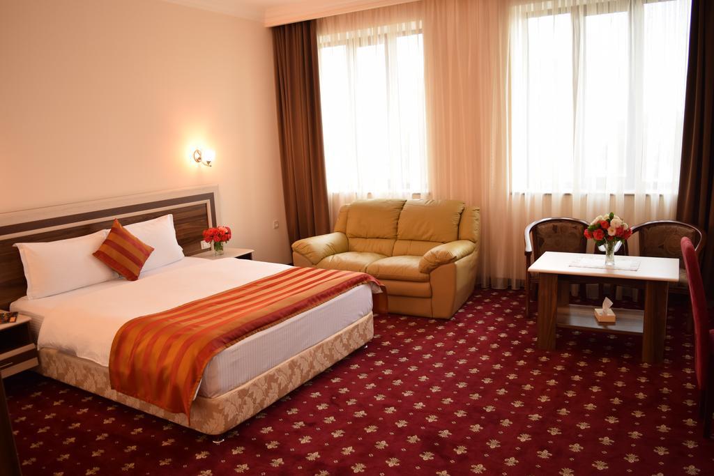 Artsakh Hotel Jerevan Eksteriør billede